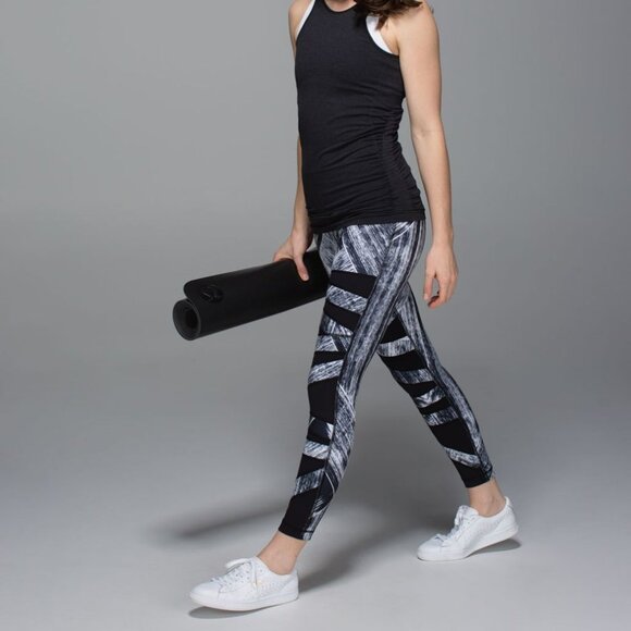 lululemon High Times Pant • Size 6 • Heat Wave White Black - Picture 8 of 10